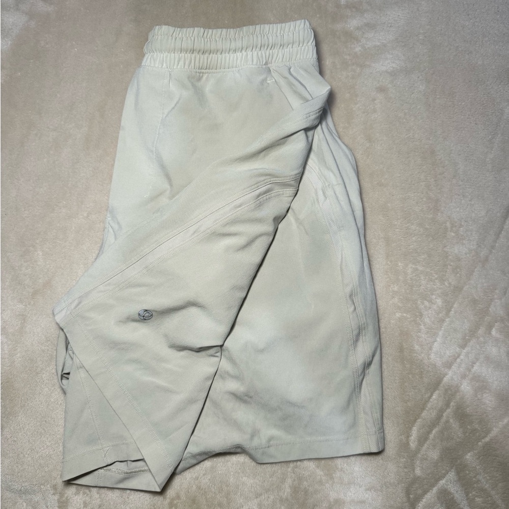 LULULEMON PACE BREAKER SHORTS 7inch “bone” color
